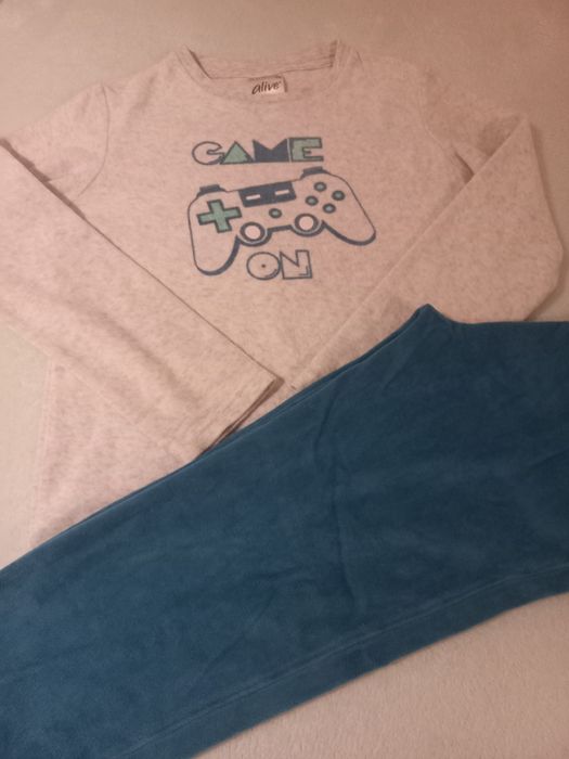 Сет от 2бр. пижами / 6-8 години