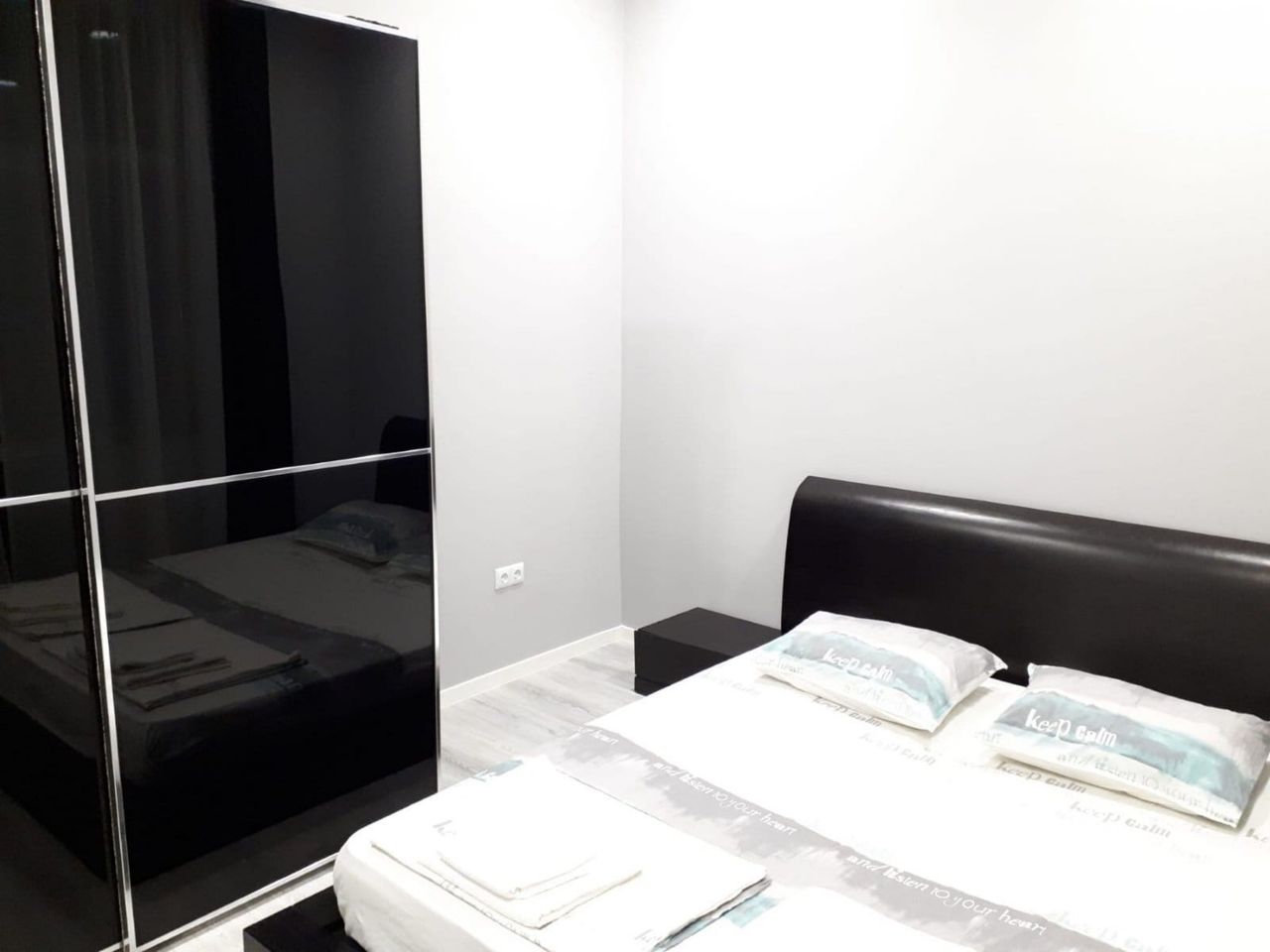 Продава се Двустаен апартамент в Варна, Погреби - 89 кв.м за 2461 €/кв.м - Снимка #2