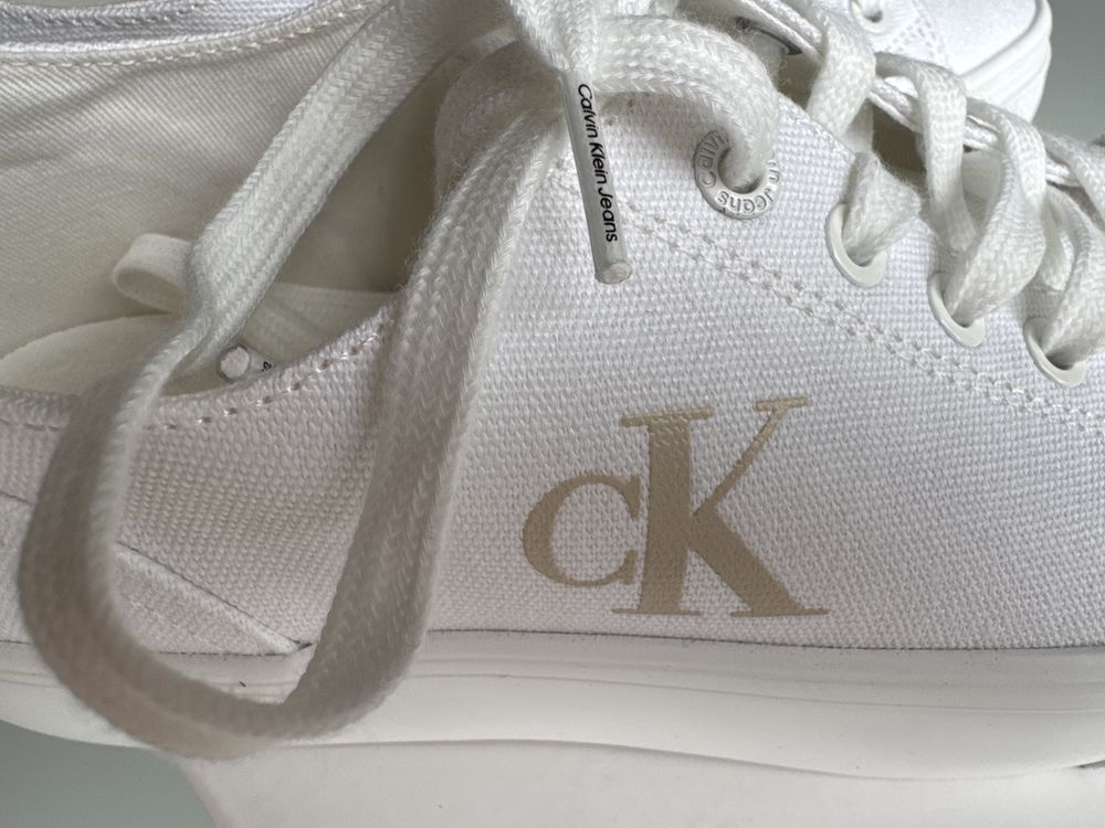 Calvin Klein Jeans 39номер