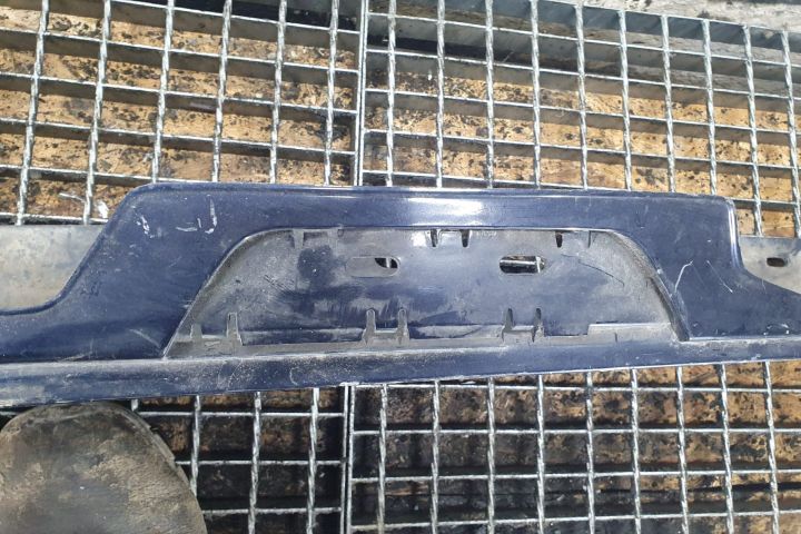 Prag stanga BMW Seria 1 E81/E82/E87/E88 (facelift)  [din 2007 pana  2012] seria