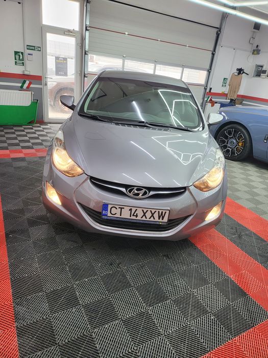 Hyundai Elantra 1.6 benzina, 132 cp, 2013