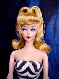 1994 Mattel Barbie 35th Anniversary Reproduction of 1959 Doll Papusa