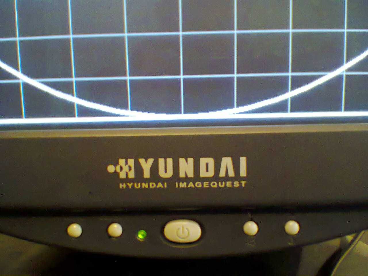 Монитор Hyundai Q770