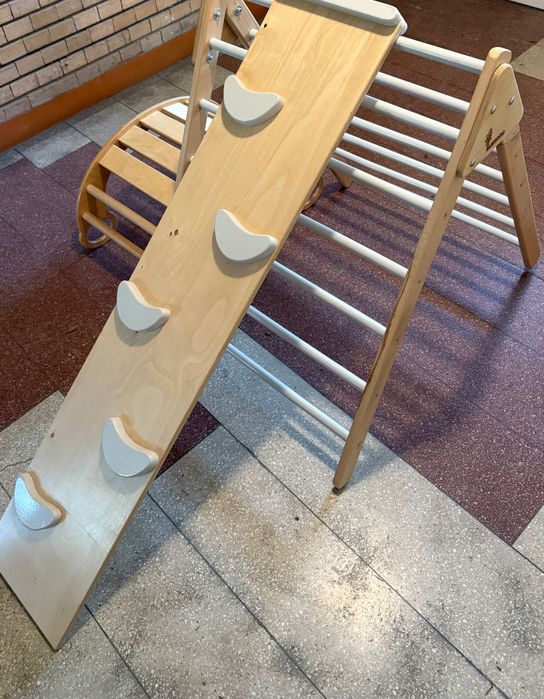 Set Pikler: triunghi, rampa tobogan, semicerc