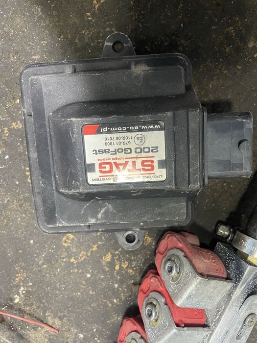 Продам газовое оборудование стояло на прадо 120 отдам за 40000