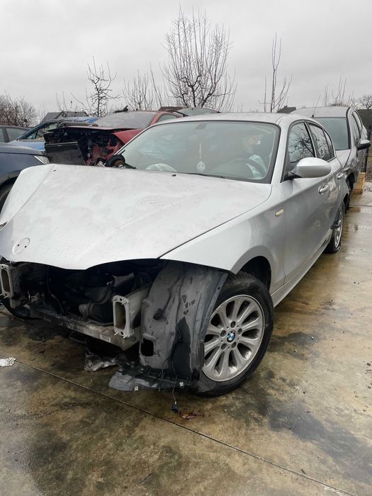 Dezmembrez BMW seria 1 an 2006 motor 2000 diesel 163 cai