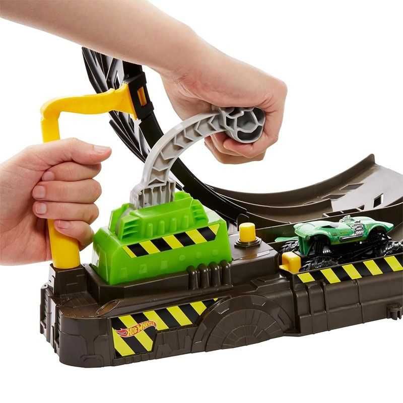 Писта Hot Wheels епичен лупинг