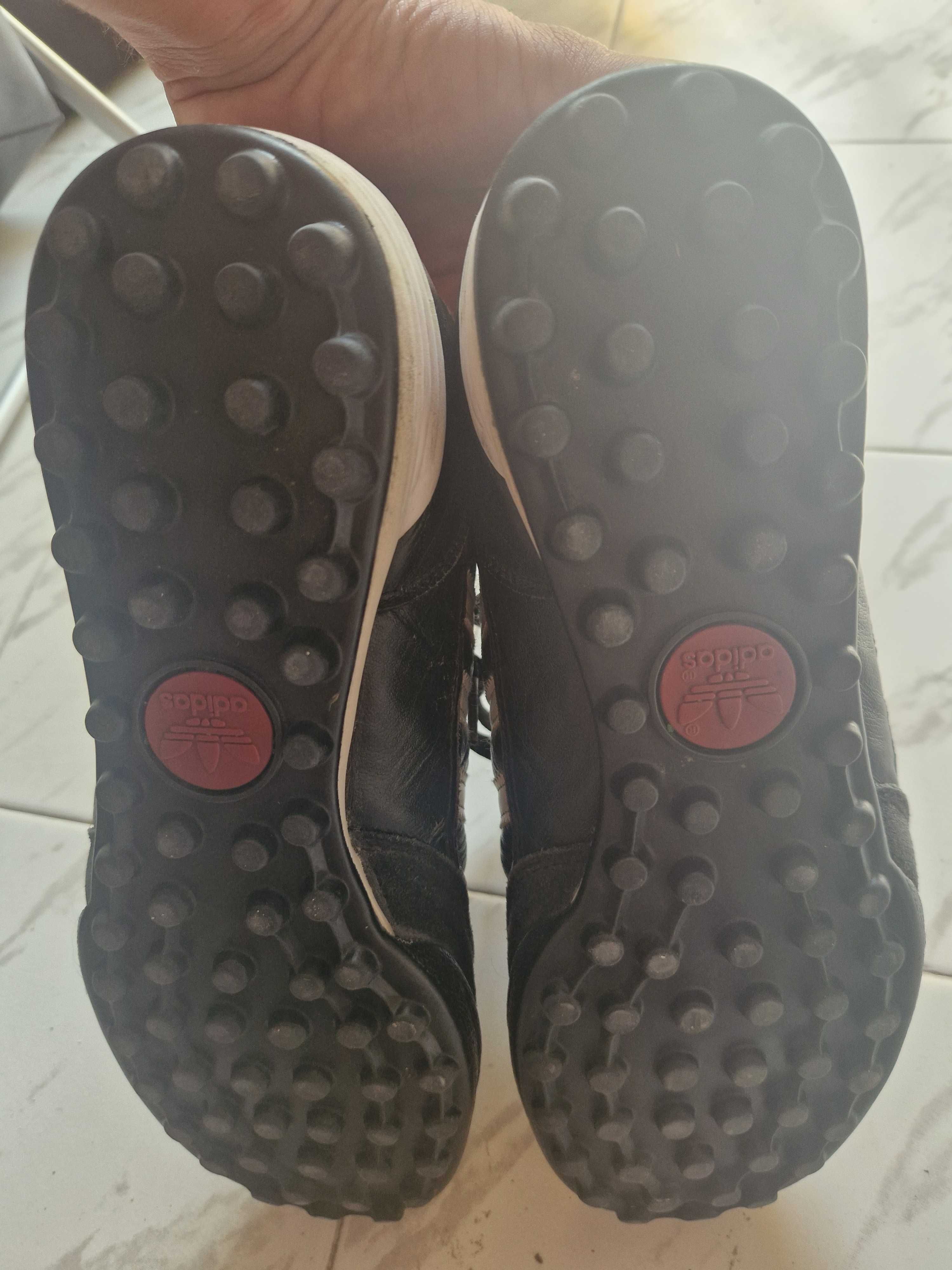 Adidas стоножки и бутонки