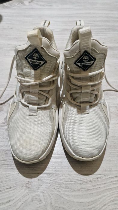 Vand adidasi Timberland