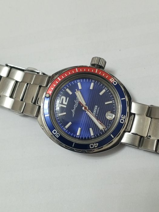 Часы механические с автоподзаводом. Амфибия 2416 Б.