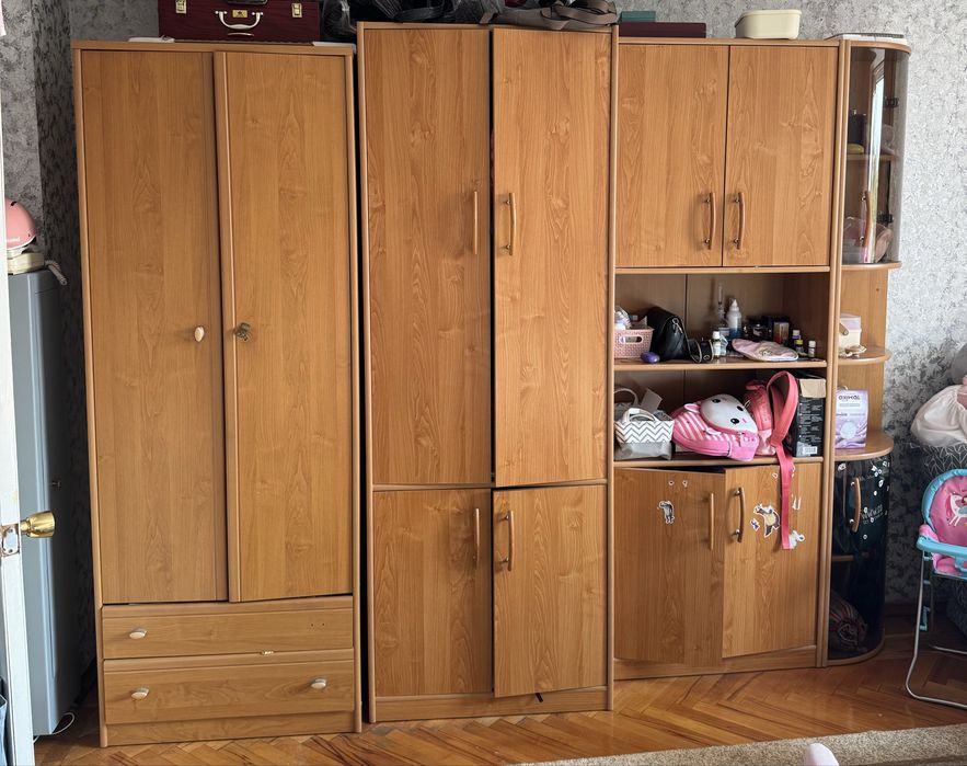 Продается шкаф в детскую в прихожую