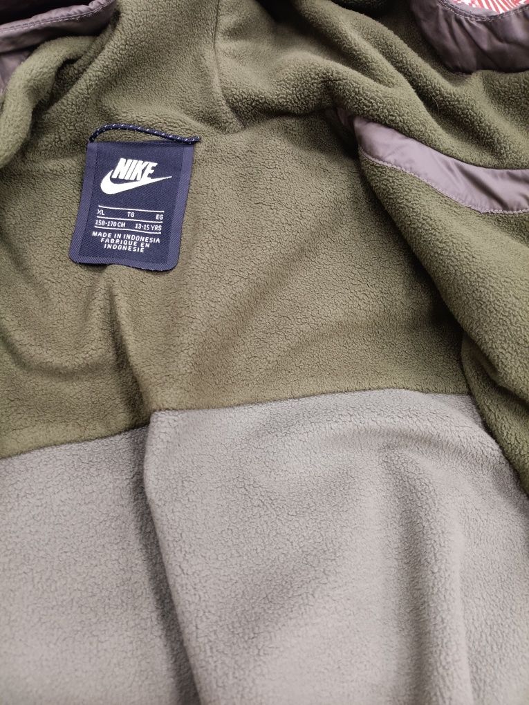 Nike яке, 158-170 ръст