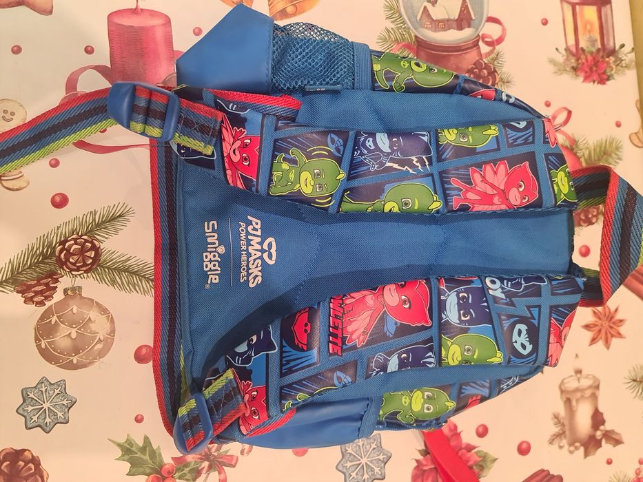 Ghiozdan eroi in pijama