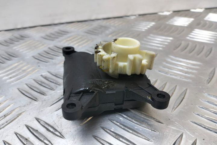 Motoras aeroterma  0132801336 Volkswagen VW Golf a 5-a generatie