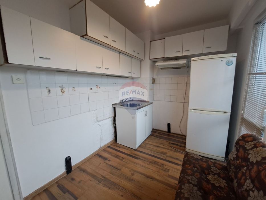 Дава се под наем Двустаен апартамент в Варна, Левски - 60 кв.м за 331.5 € - Снимка #1