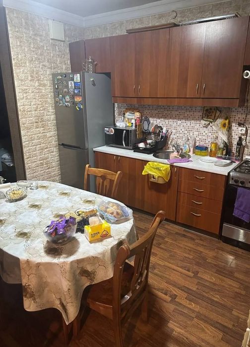 1 комнатная.  Новомосковск, Аккурган.  Кирпичный дом. 3й этаж. Срочно