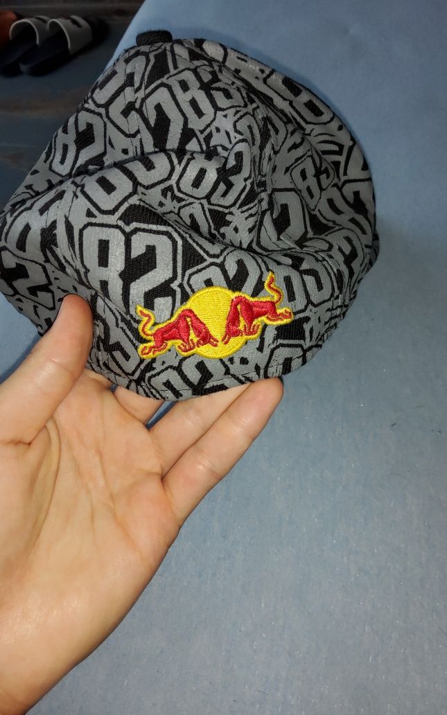 КАТО НОВА! Оригинална Унисекс шапка New Era RedBull Racing