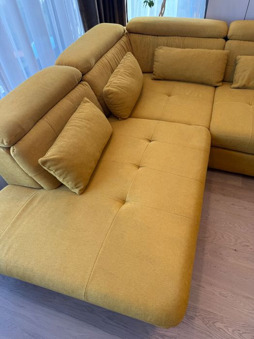 Ъглова холна гарнитура с десен подлакътник и функция за сън