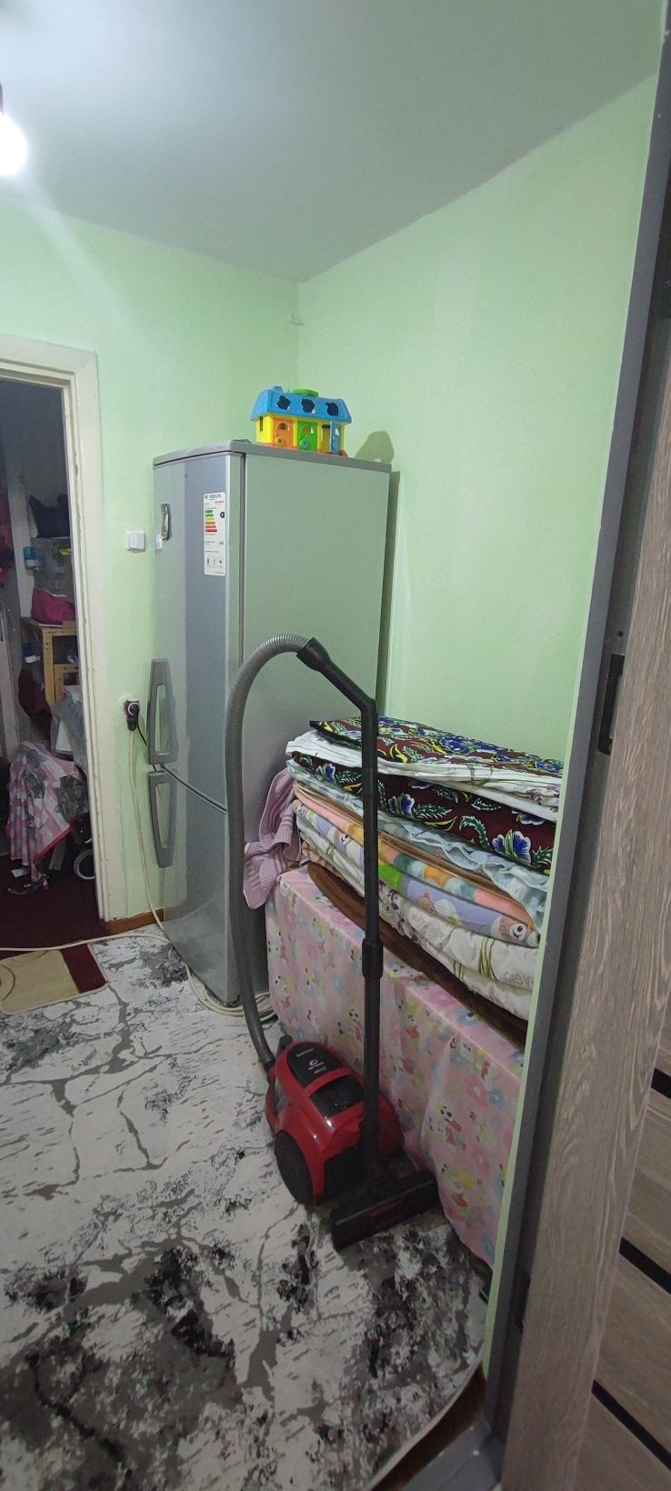 Srochno 1 xonali uy sotiladi
