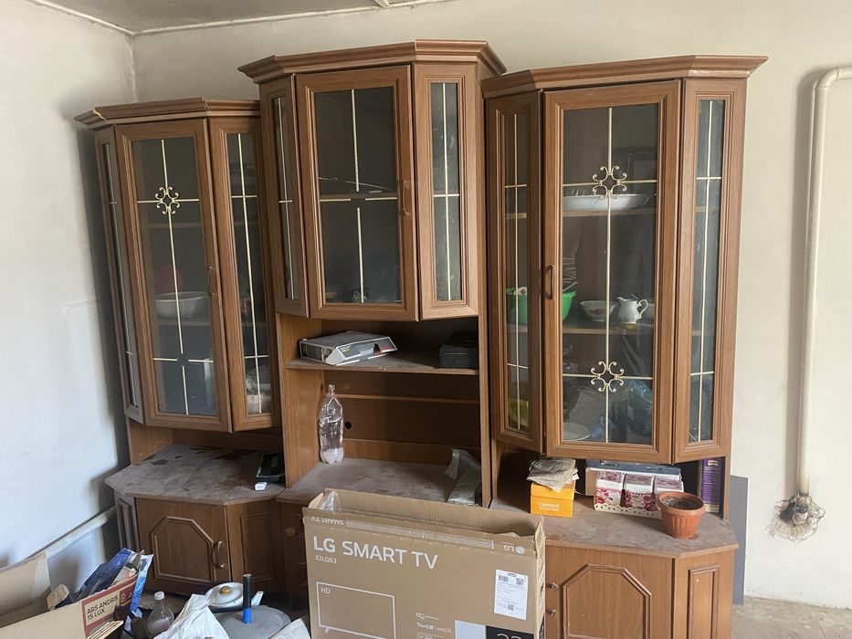 Гарнитур.        Для