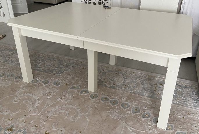 Стол для гостиной