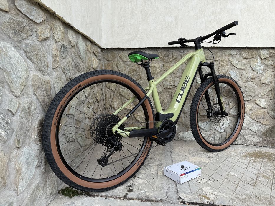 Bicicleta electrica cube reaction hybrid