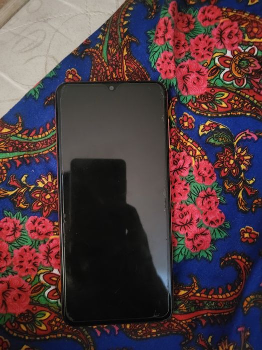 Продам galaxy  a 04 s сет 5 ж