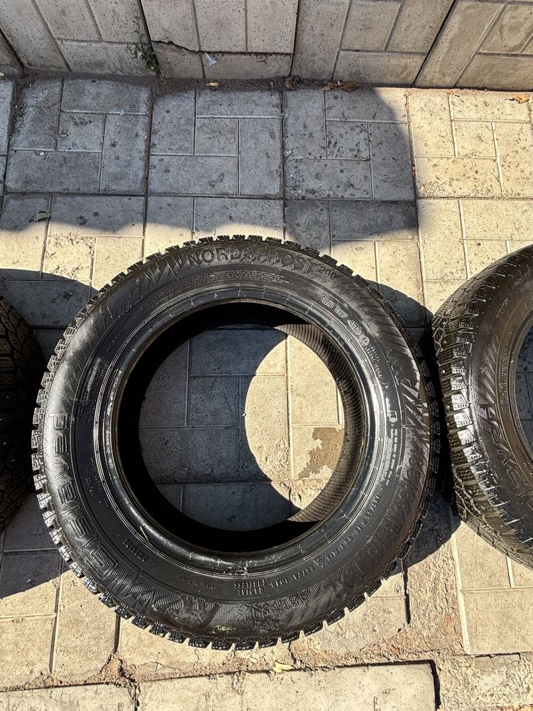 Gislaved Nord Frost 200 185/65R15 зимние шины