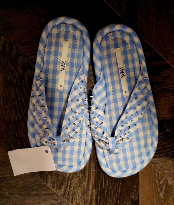 Два модела дамски чехли ZARA