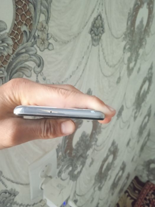 Samsung a51 faqat ekran ketgan