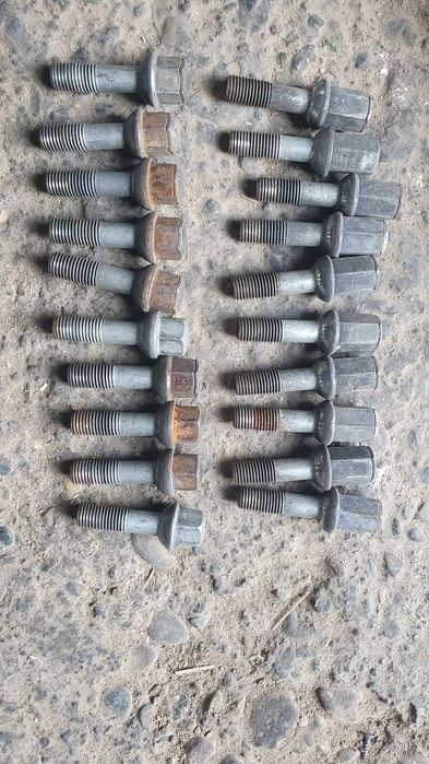 Болты от Мерседес