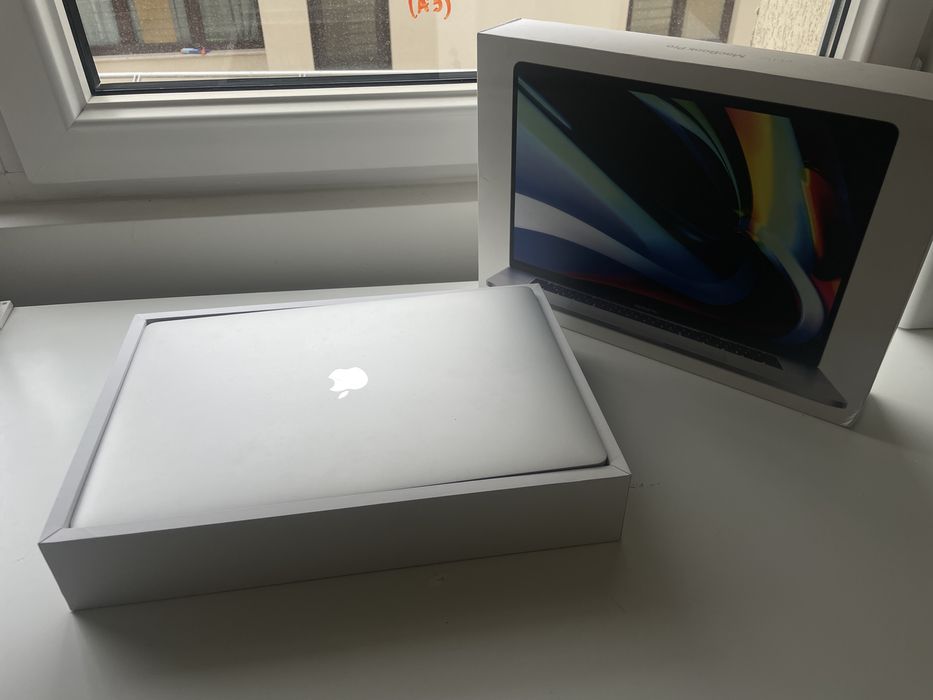 MacBook Pro 16” 2019 i9 2.3GHz, 32GB RAM, 1TB SSD – baterie 78 cicluri
