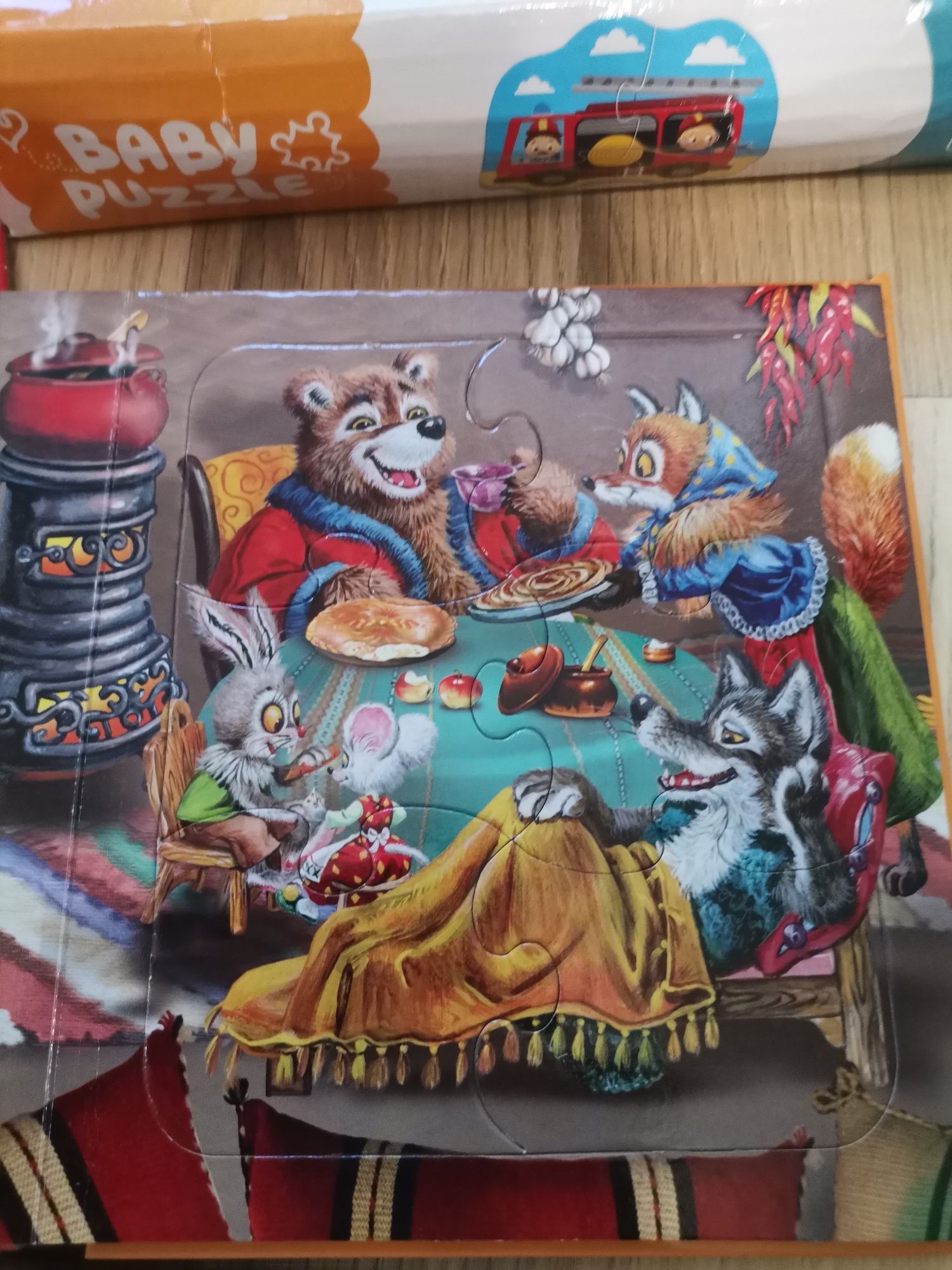 Лот пъзели и дървена игра за баланс