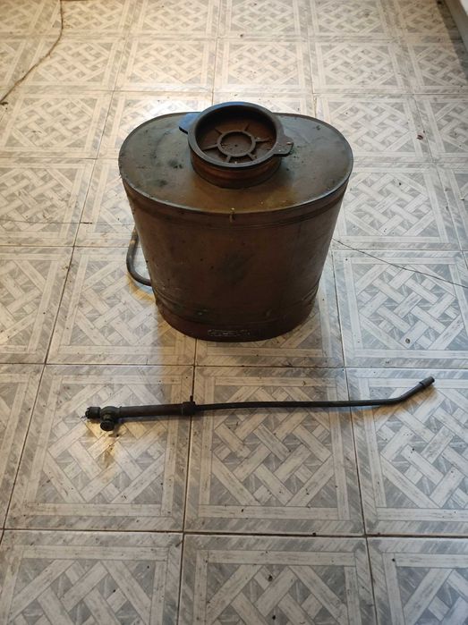 Стари медни пръскачки