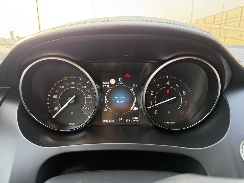 Jaguar E Pace alb