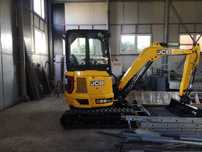 Inchiriez macara ADK 12,5t si Minibuldoexcavator JCB 2,6t
