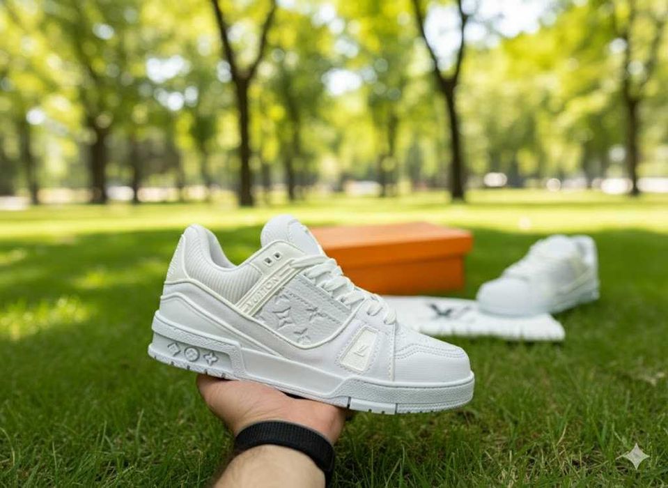 Adidasi LV Trainers Alb - Full Box - Calitate Premium