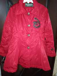 Красная куртка на девочку