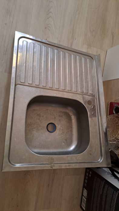 Продам раковину б/у, в хорошем состоянии.