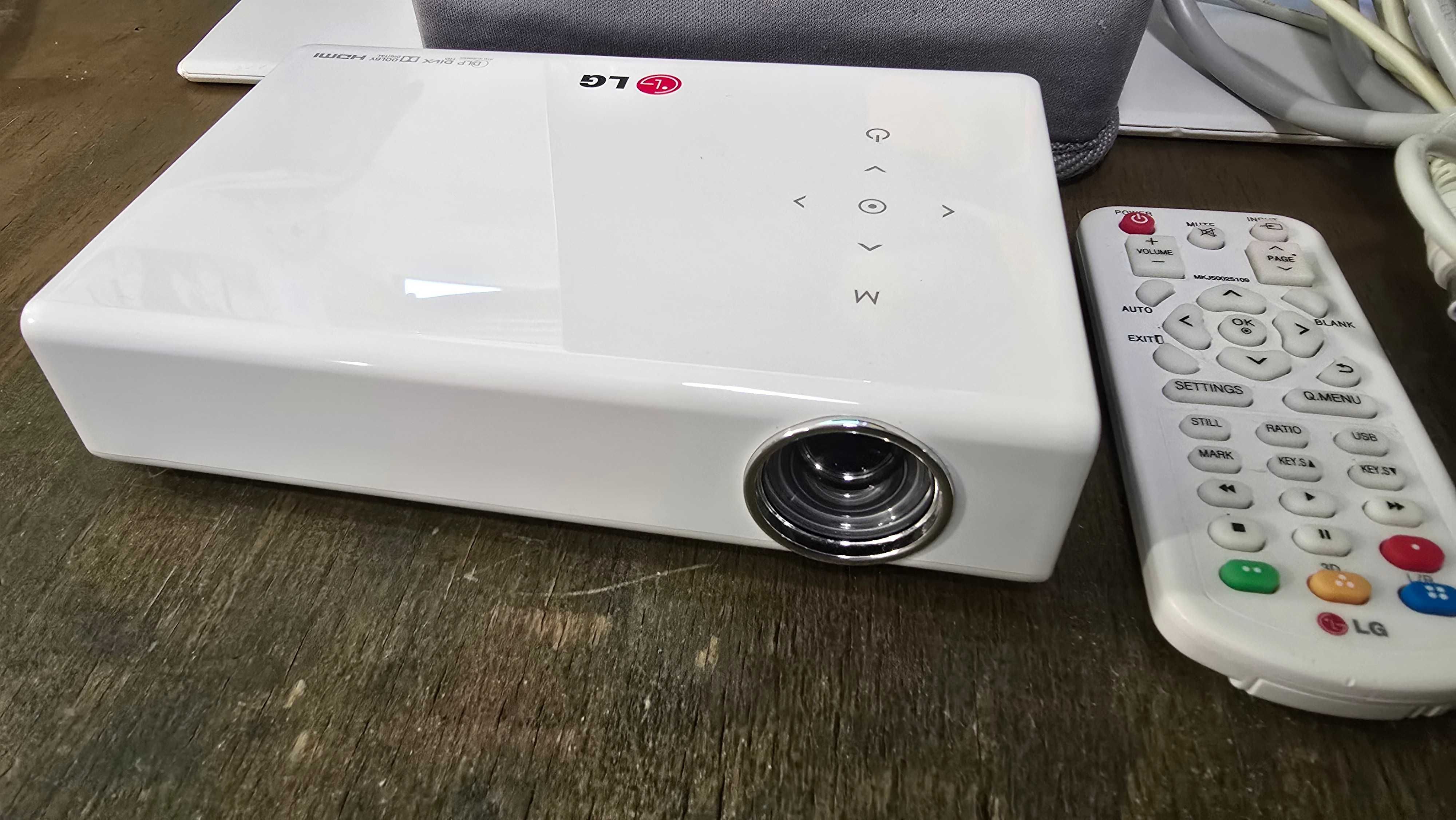 Мини Проектор LG PB60G HDMI