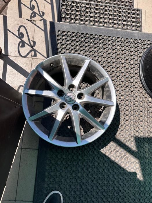 Диски Toyota Estima r18 2 штуки
