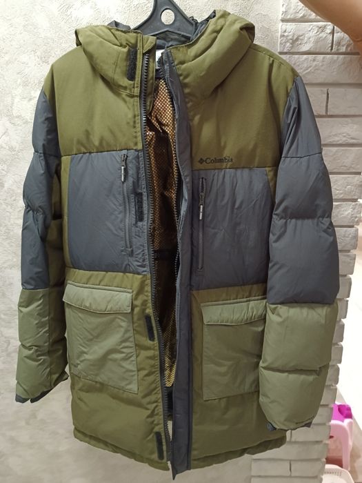 Продам зимний пуховик на подростка в отличном состоянии