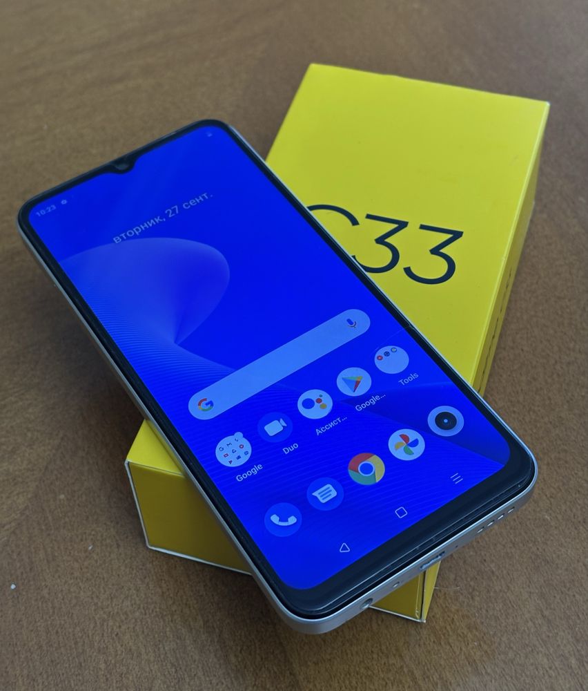 Realme c33.