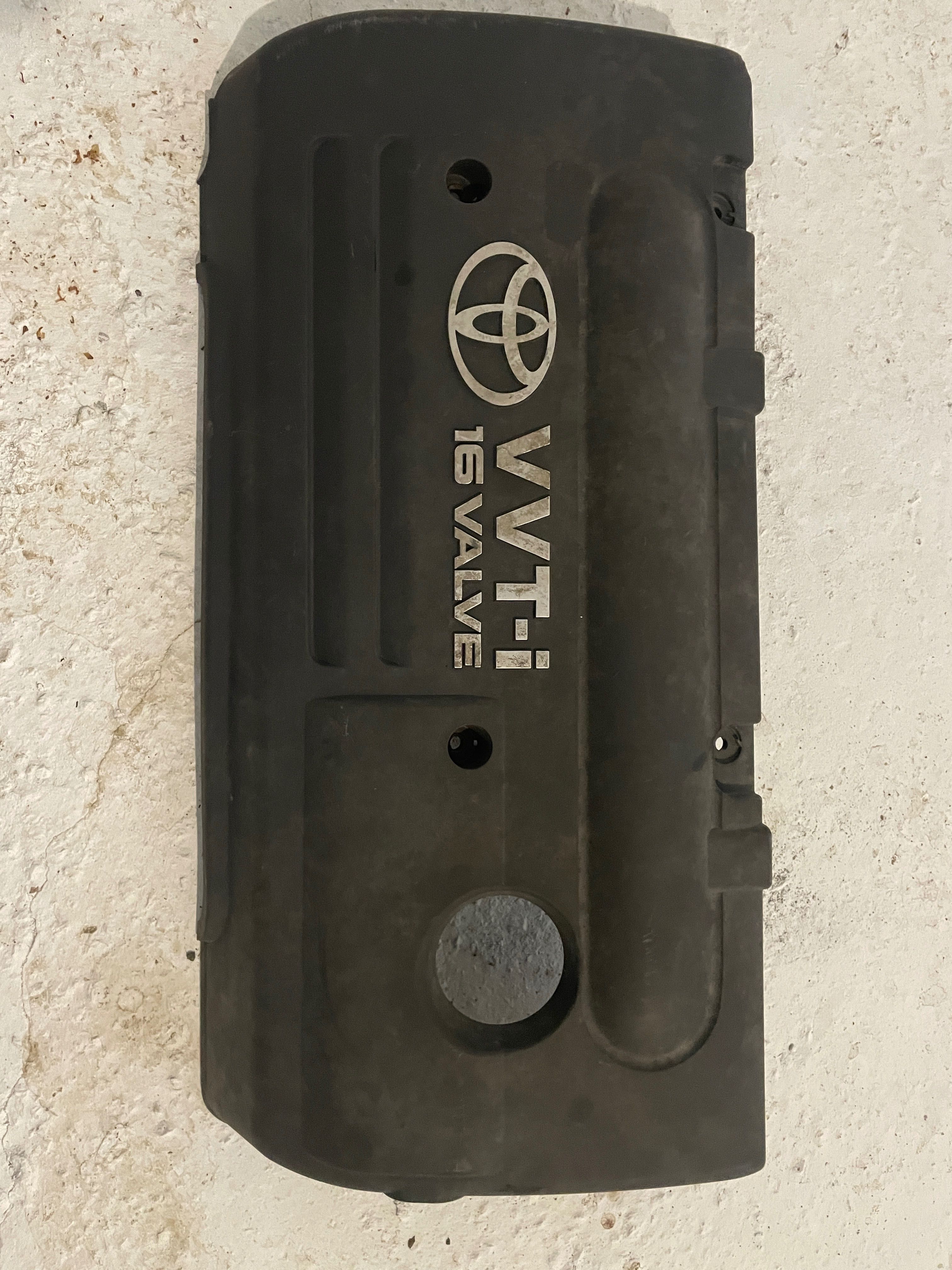 Toyota кора за двигател