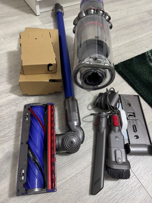 Aspirator dyson v11 absolut