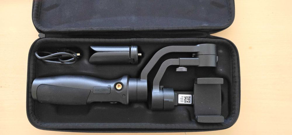 Продавам гимбал/ стабилизатор Hohem iSteady Mobile