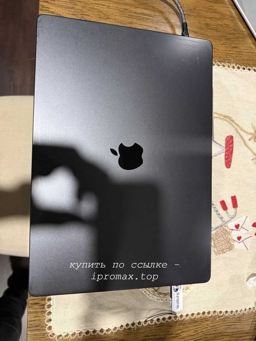 MacBook pro 16 m4 чёрный