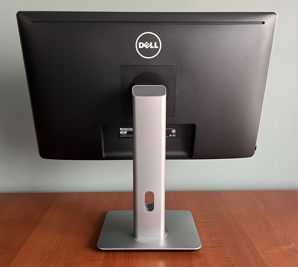 Monitor Dell 23” LED IPS Ultrasharp