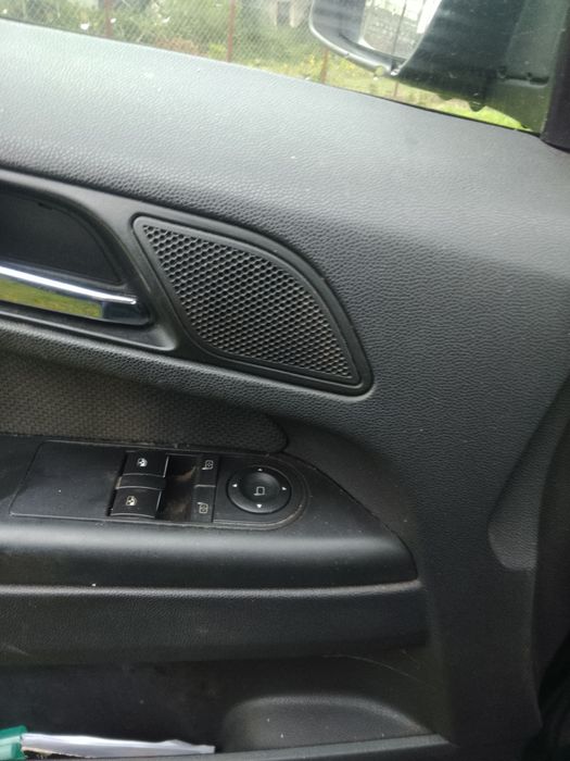 Vînd Opel Zafira