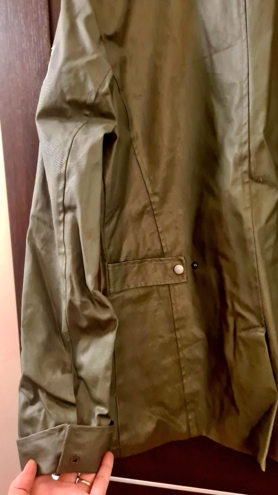 Jacheta verde militar impermeabila